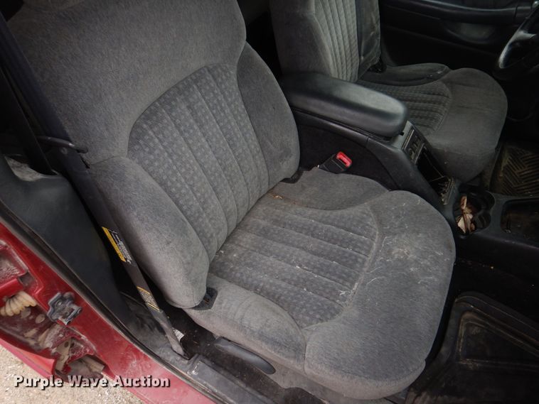 image for item IM9711 2002 Chevrolet Blazer LS  SUV