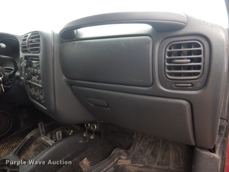 image for item IM9711 2002 Chevrolet Blazer LS  SUV