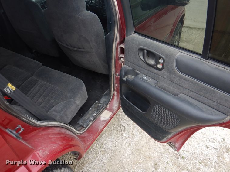 image for item IM9711 2002 Chevrolet Blazer LS  SUV