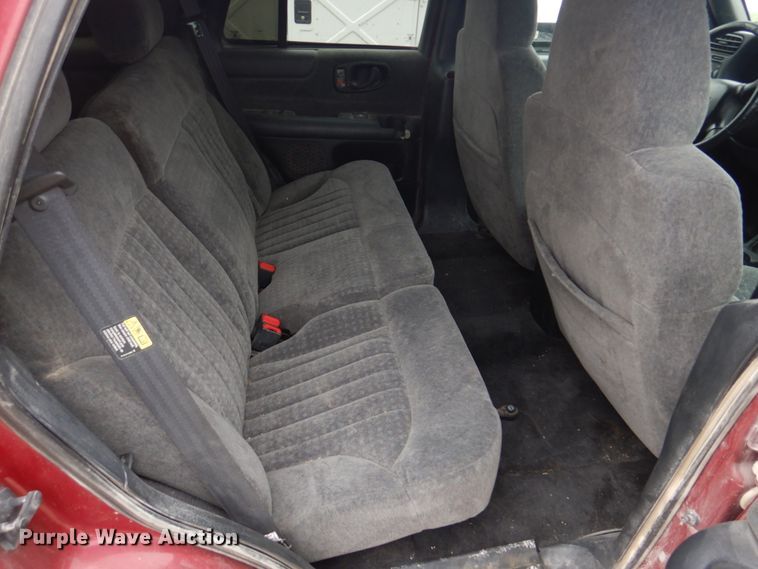 image for item IM9711 2002 Chevrolet Blazer LS  SUV