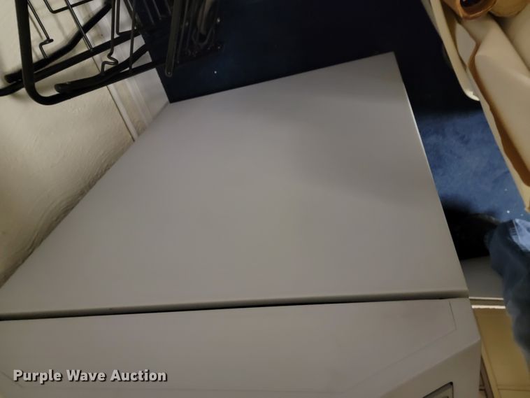 image for item JE9920 Office supplies and equipment