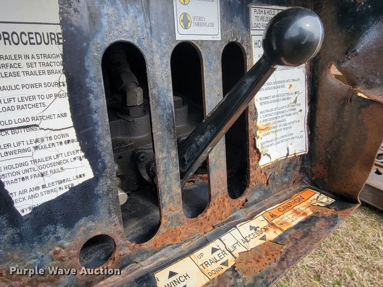 image for item JE9975 2008 Landoll Hauloll  lowboy equipment trailer