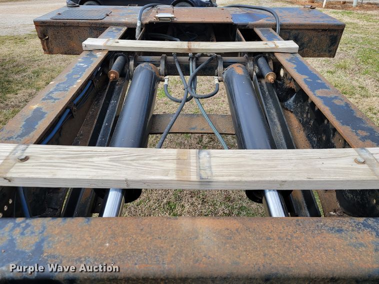 image for item JE9975 2008 Landoll Hauloll  lowboy equipment trailer