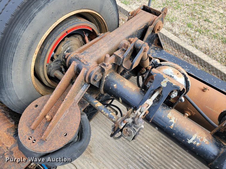 image for item JE9975 2008 Landoll Hauloll  lowboy equipment trailer