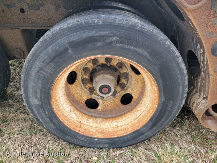 image for item JE9975 2008 Landoll Hauloll  lowboy equipment trailer