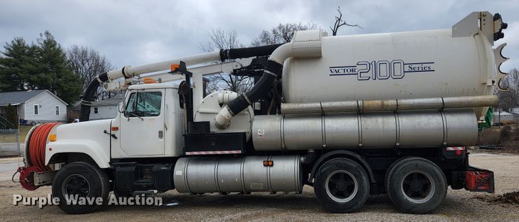 image for item JG9196 1994 International 2554  sewer jetter truck