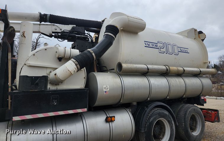 image for item JG9196 1994 International 2554  sewer jetter truck