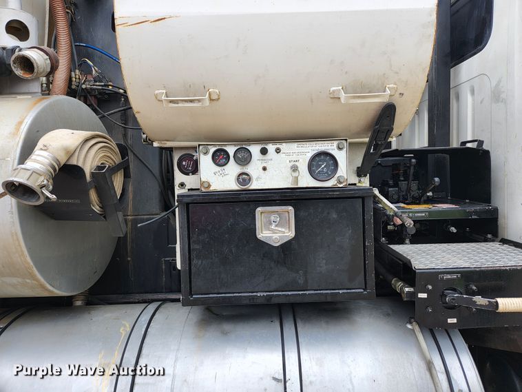 image for item JG9196 1994 International 2554  sewer jetter truck