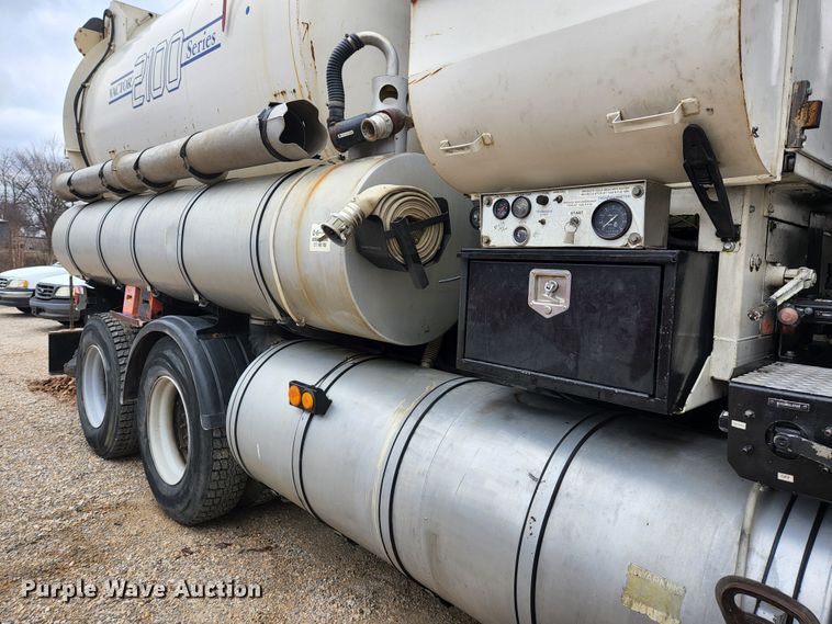 image for item JG9196 1994 International 2554  sewer jetter truck