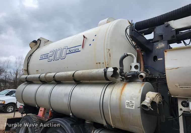 image for item JG9196 1994 International 2554  sewer jetter truck