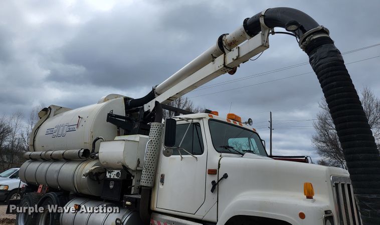 image for item JG9196 1994 International 2554  sewer jetter truck