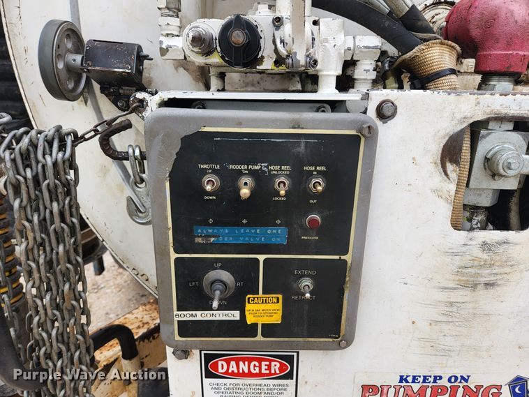 image for item JG9196 1994 International 2554  sewer jetter truck