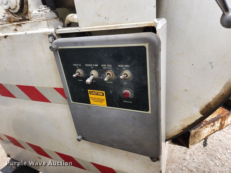 image for item JG9196 1994 International 2554  sewer jetter truck