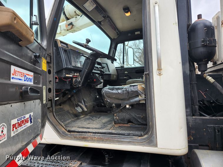 image for item JG9196 1994 International 2554  sewer jetter truck