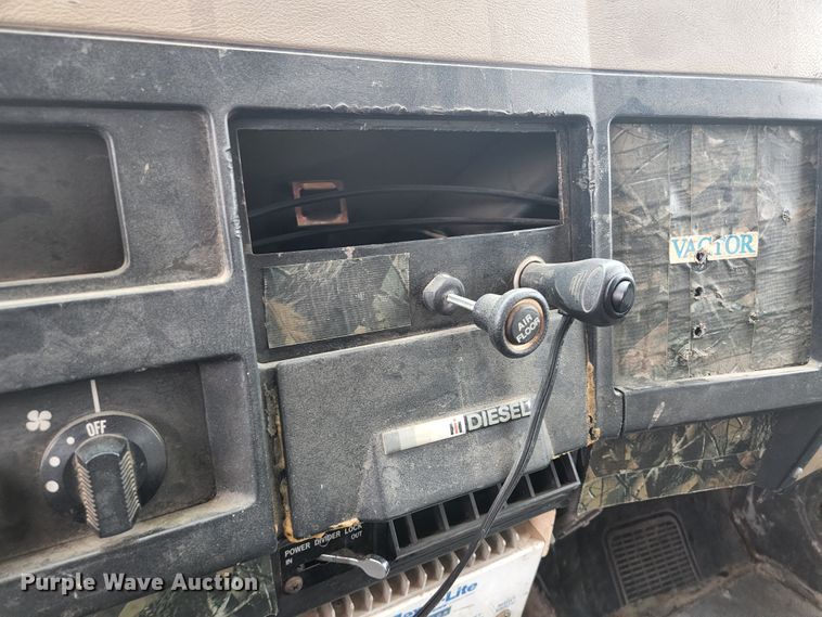 image for item JG9196 1994 International 2554  sewer jetter truck