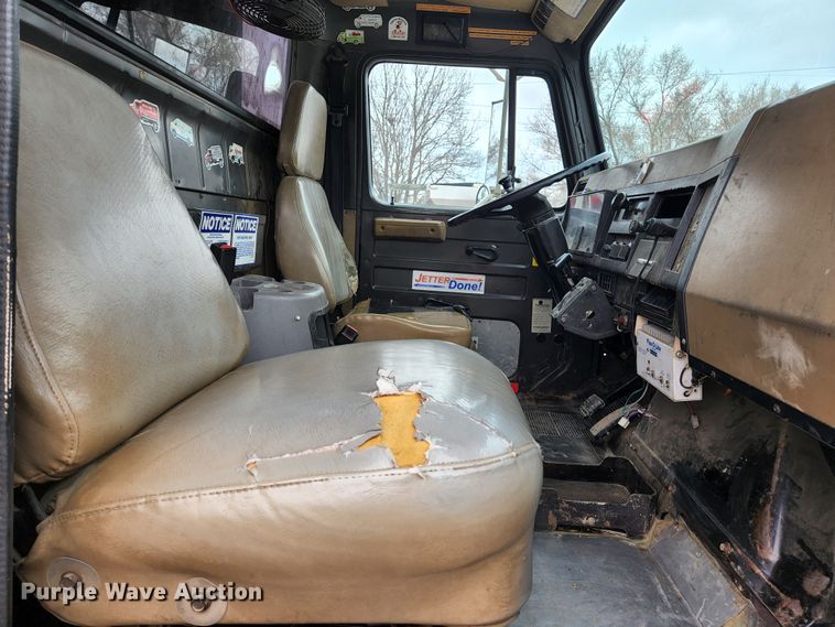 image for item JG9196 1994 International 2554  sewer jetter truck