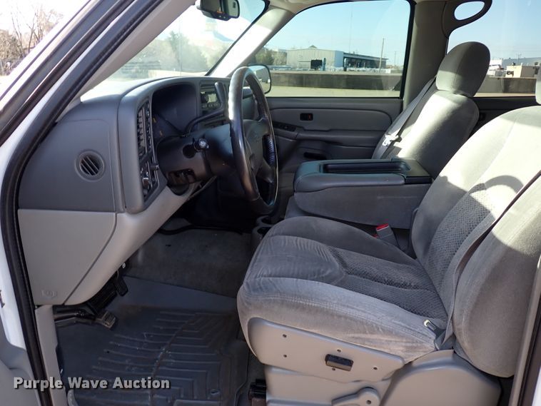 image for item JO9561 2004 Chevrolet Tahoe  SUV