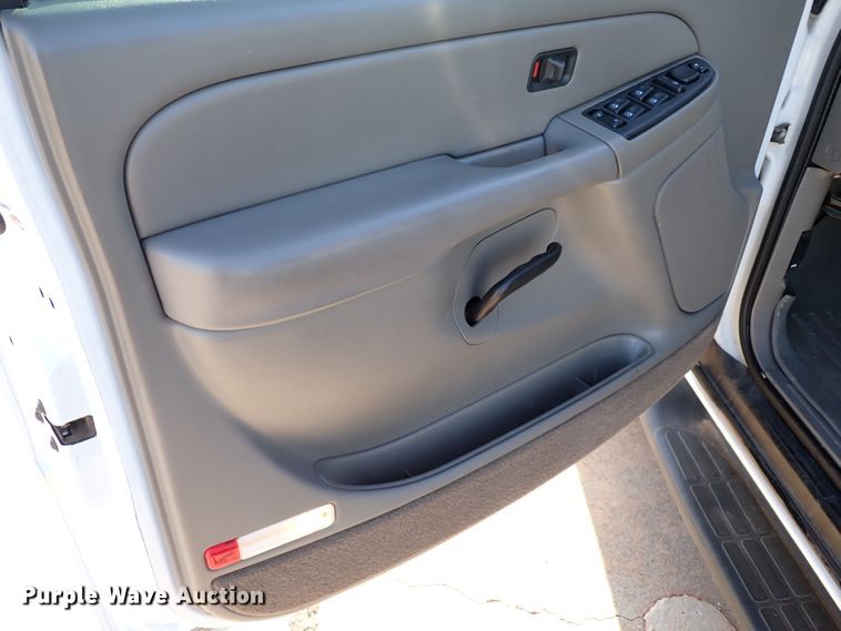 image for item JO9561 2004 Chevrolet Tahoe  SUV