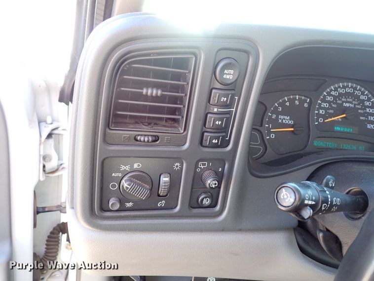 image for item JO9561 2004 Chevrolet Tahoe  SUV