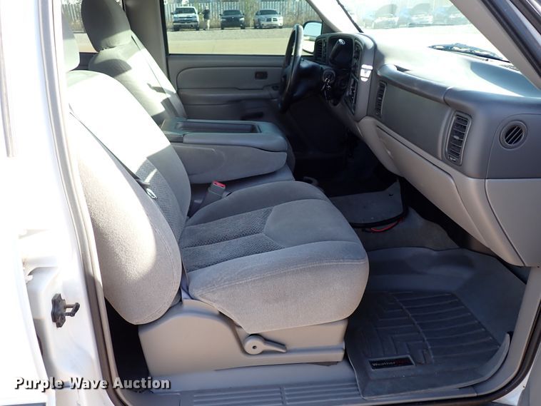 image for item JO9561 2004 Chevrolet Tahoe  SUV