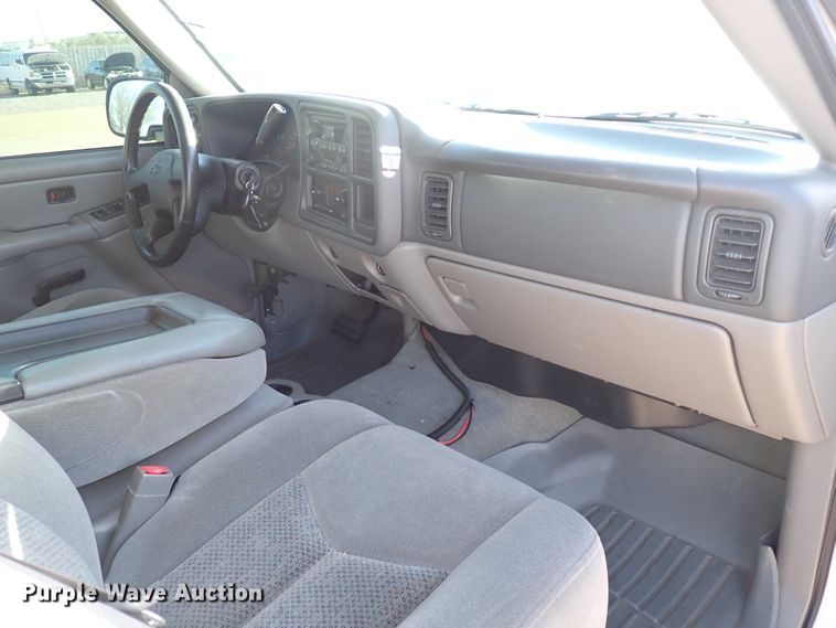 image for item JO9561 2004 Chevrolet Tahoe  SUV