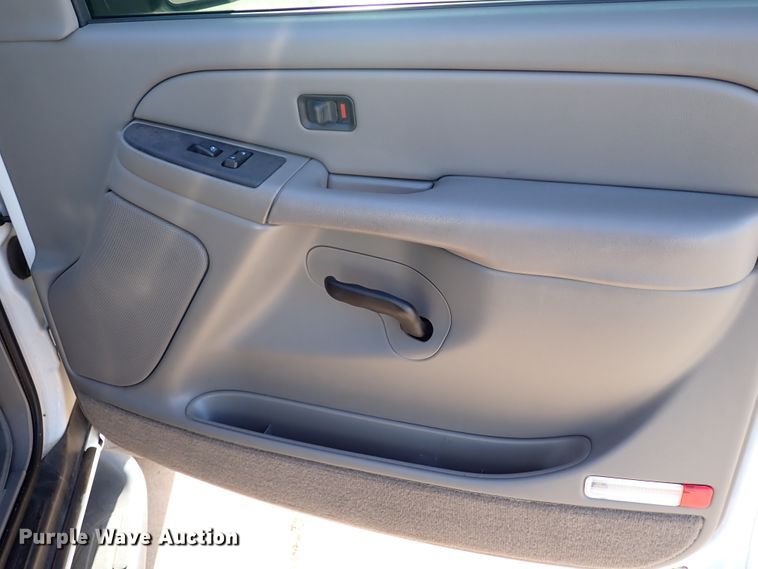 image for item JO9561 2004 Chevrolet Tahoe  SUV