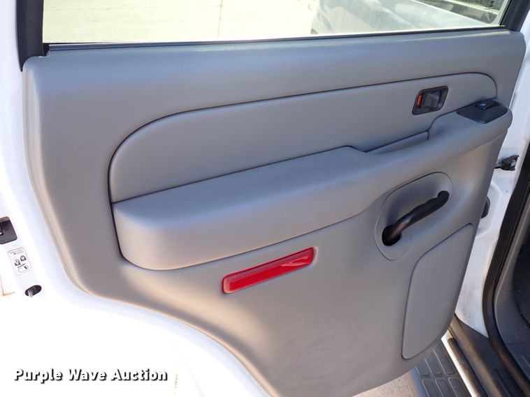 image for item JO9561 2004 Chevrolet Tahoe  SUV