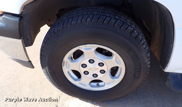 image for item JO9561 2004 Chevrolet Tahoe  SUV