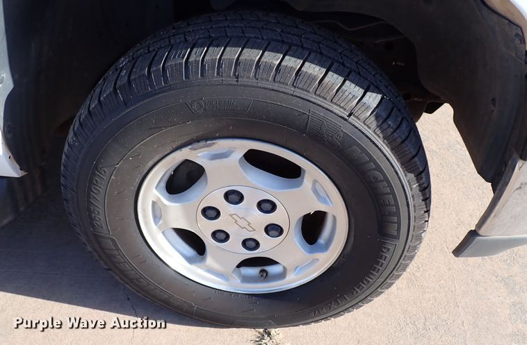 image for item JO9561 2004 Chevrolet Tahoe  SUV