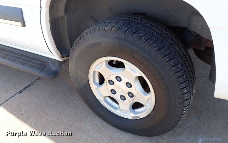 image for item JO9561 2004 Chevrolet Tahoe  SUV