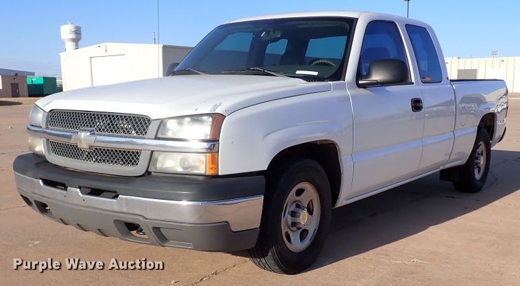 image for item JO9564 2004 Chevrolet Silverado 1500  Ext. Cab pickup truck