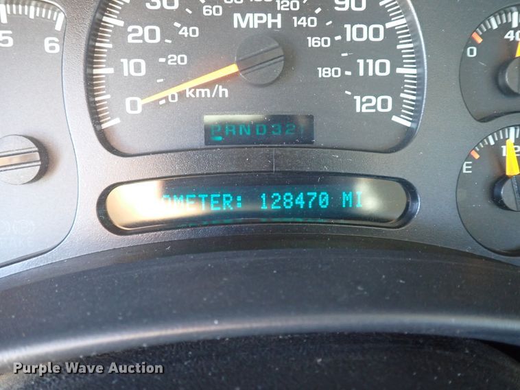 image for item JO9564 2004 Chevrolet Silverado 1500  Ext. Cab pickup truck