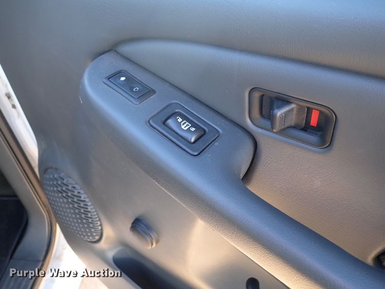 image for item JO9564 2004 Chevrolet Silverado 1500  Ext. Cab pickup truck