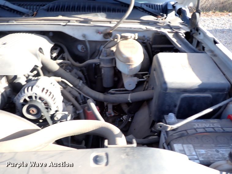 image for item JO9564 2004 Chevrolet Silverado 1500  Ext. Cab pickup truck