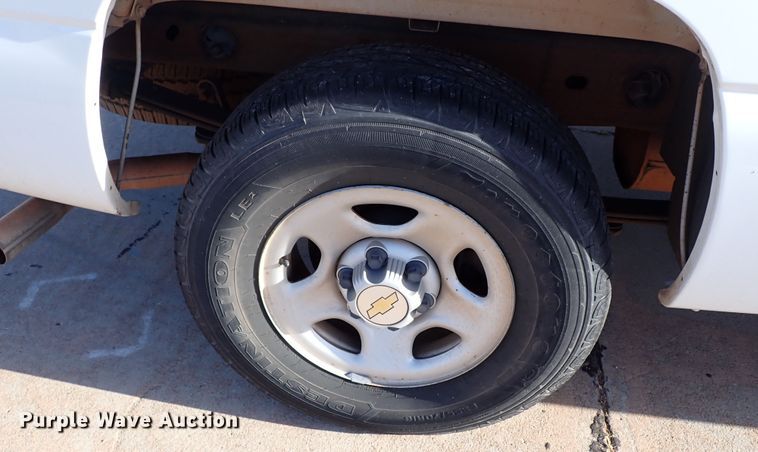 image for item JO9564 2004 Chevrolet Silverado 1500  Ext. Cab pickup truck