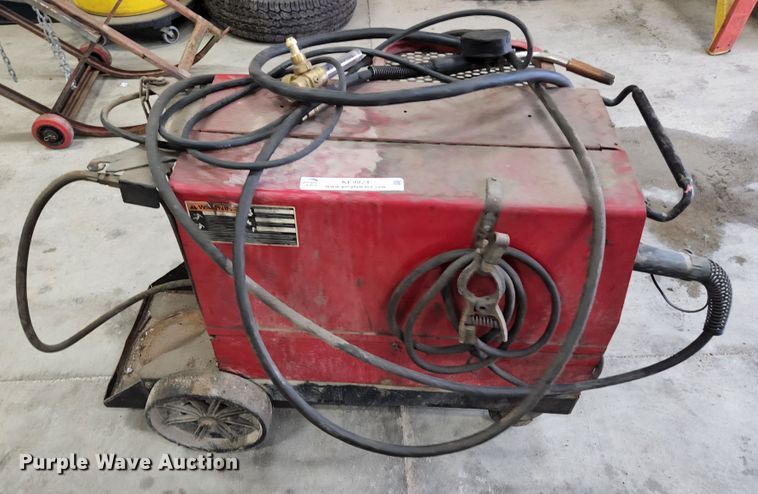 image for item KE9824 Lincoln Wire-Matic 255  welder