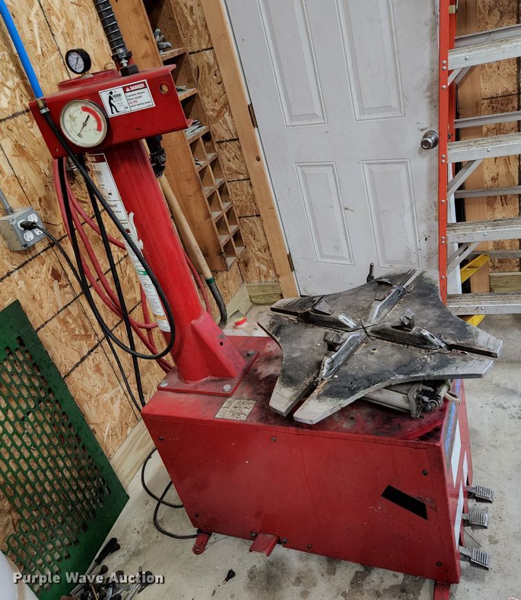 image for item KE9825 Coats Baseline 400  rim clamp tire machine