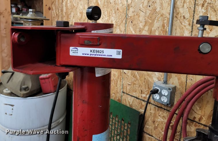 image for item KE9825 Coats Baseline 400  rim clamp tire machine