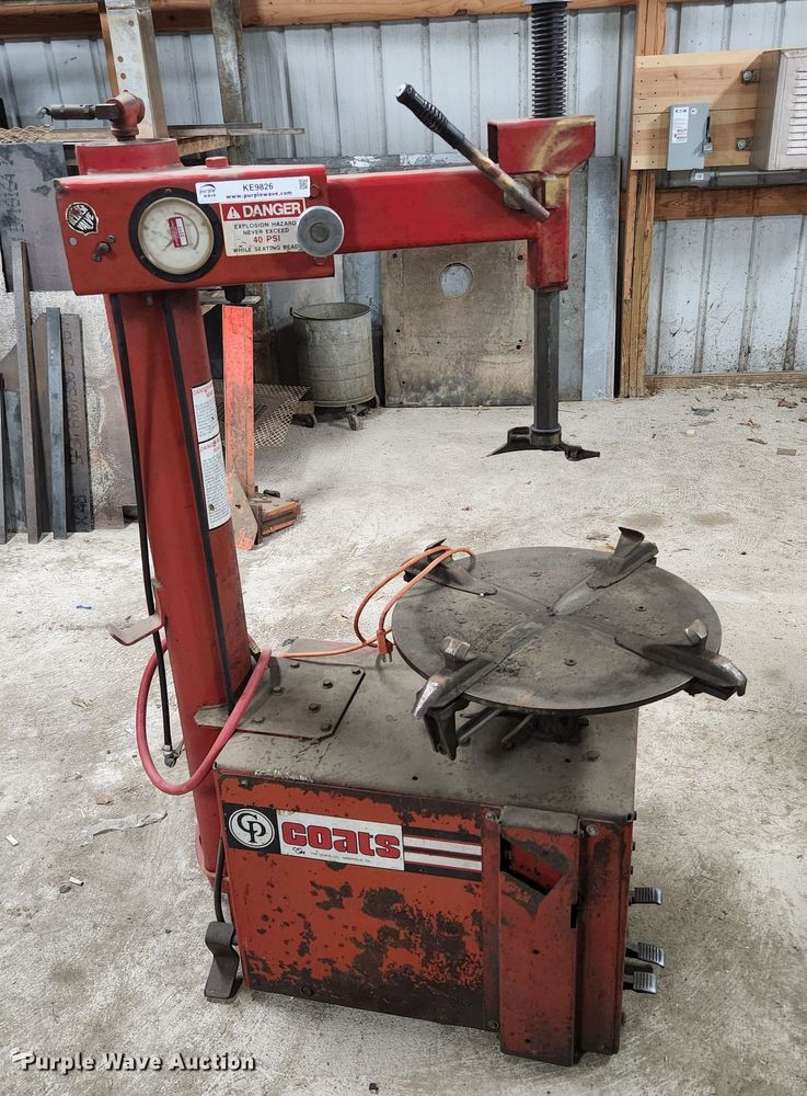Coats RC5A 040 rim clamp tire machine in Farmington, MO Item KE9826 sold Purple Wave