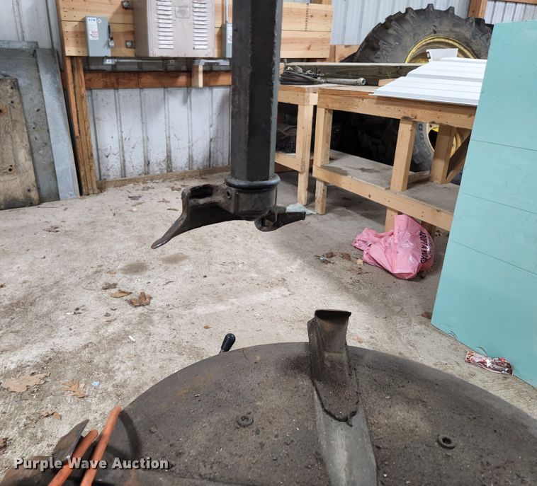 image for item KE9826 Coats RC-5A 040  rim clamp tire machine