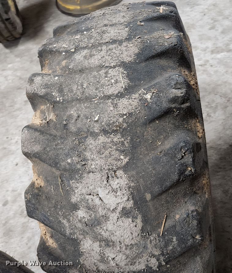 image for item KE9827 Approximately 13 tires