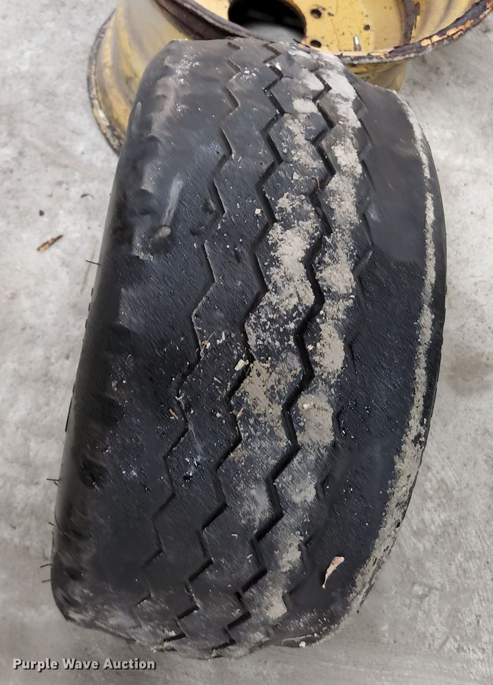 image for item KE9827 Approximately 13 tires