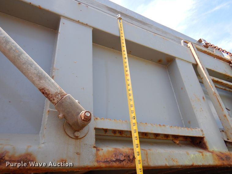 image for item KI9433 1991 International 4700  dump truck