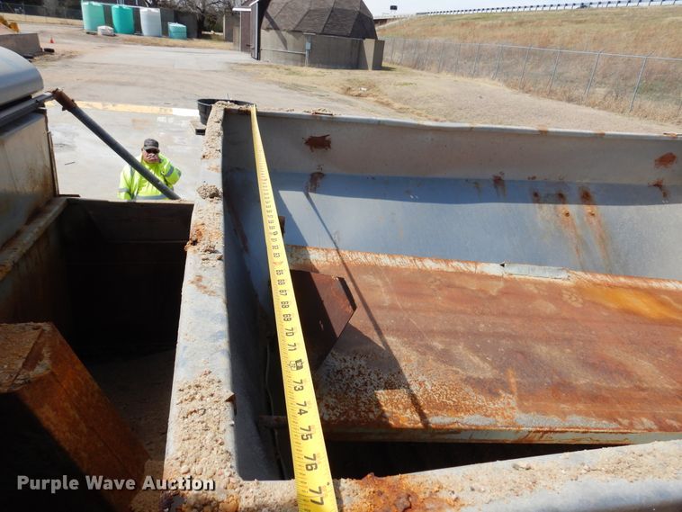 image for item KI9433 1991 International 4700  dump truck