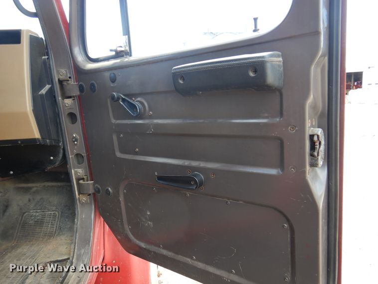 image for item KI9433 1991 International 4700  dump truck