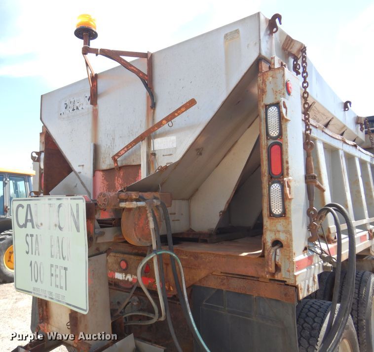 image for item KI9434 1991 International 4900  dump truck