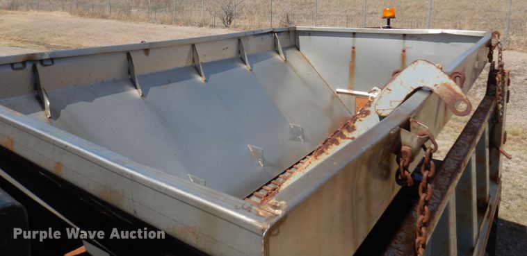 image for item KI9434 1991 International 4900  dump truck