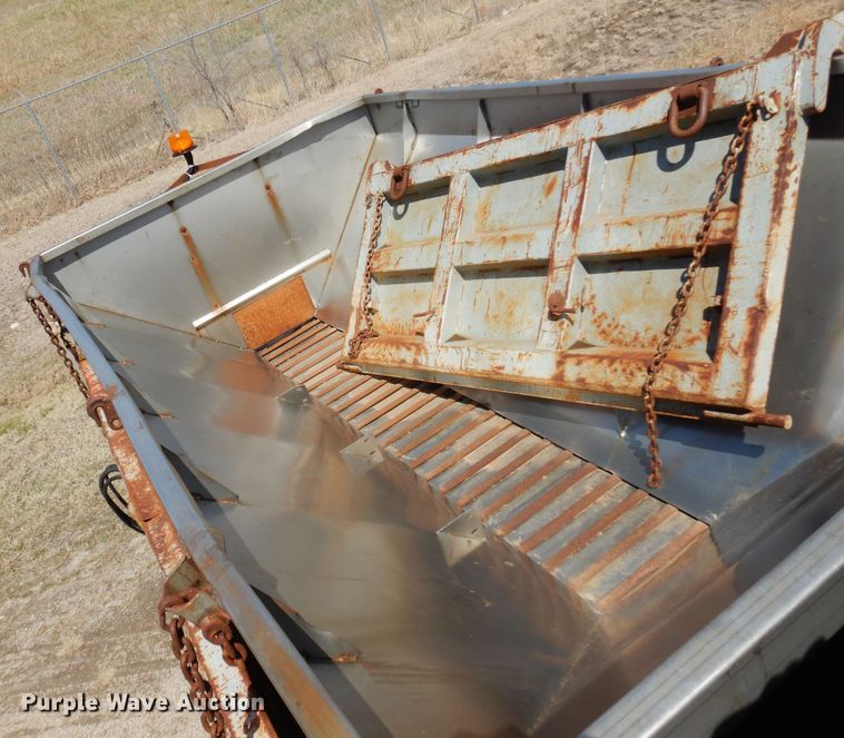 image for item KI9434 1991 International 4900  dump truck