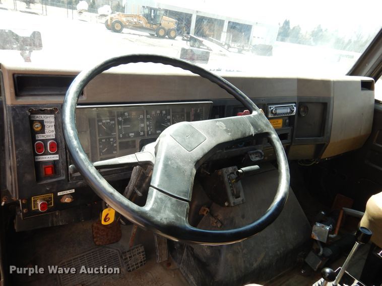 image for item KI9434 1991 International 4900  dump truck