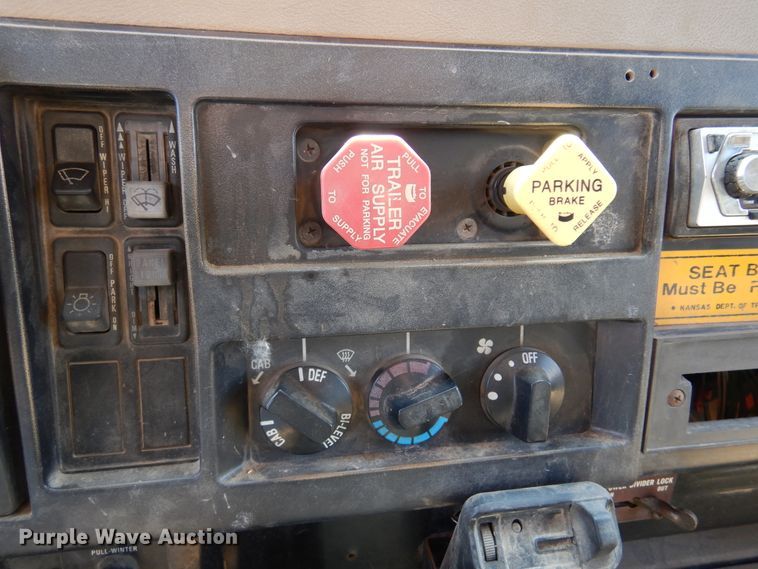 image for item KI9434 1991 International 4900  dump truck